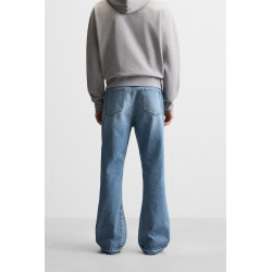 RELAXED STRAIGHT-LEG JEANS